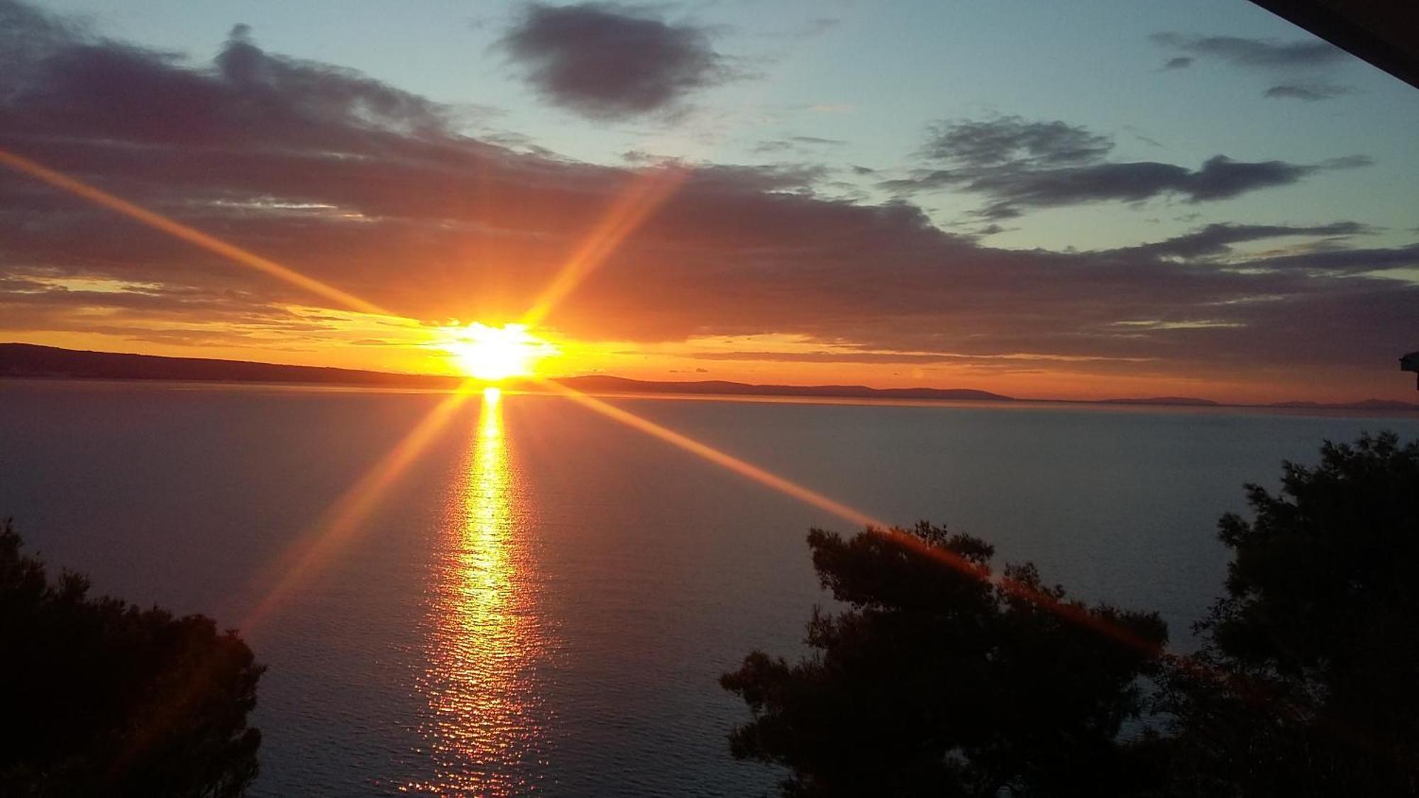 Sunrise Vid Appartement Dugi Rat Buitenkant foto